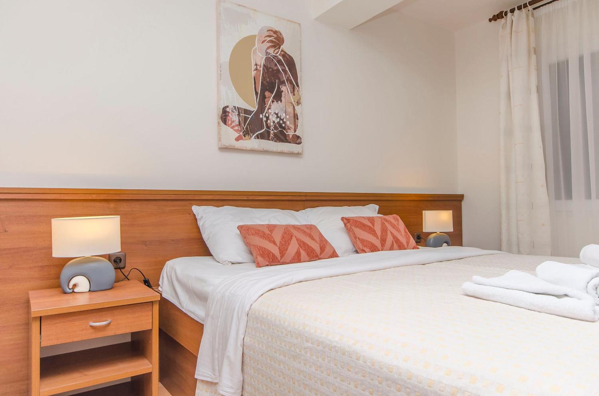 House Hotel Plava Laguna Тисно Экстерьер фото