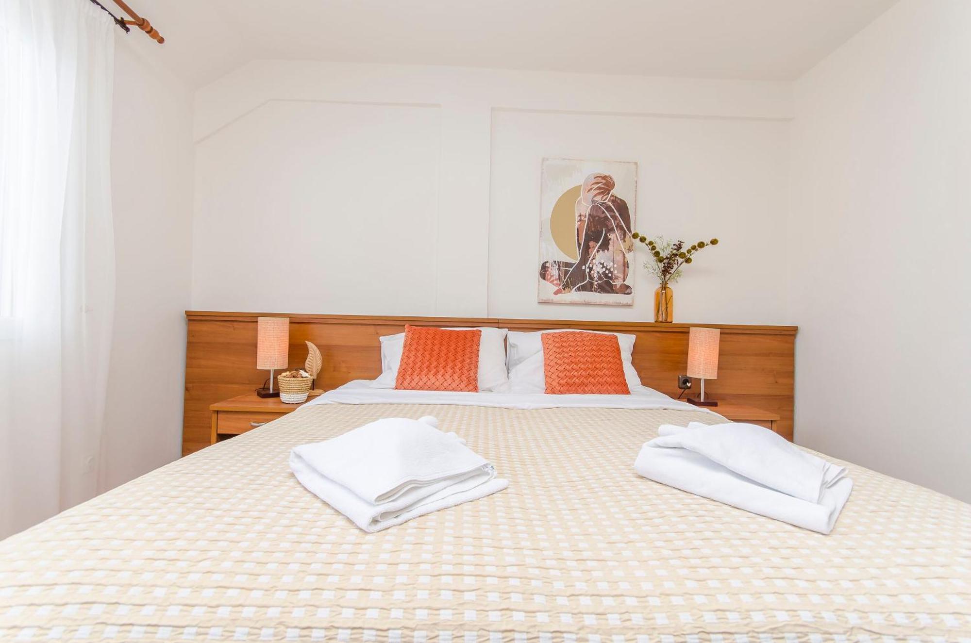 House Hotel Plava Laguna Тисно Экстерьер фото