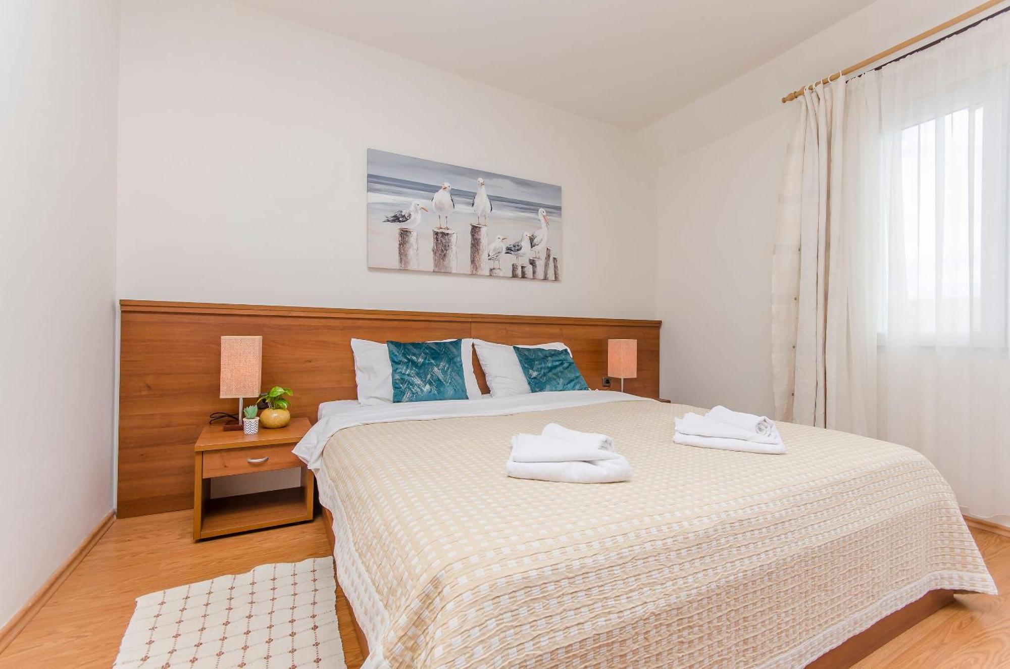House Hotel Plava Laguna Тисно Экстерьер фото