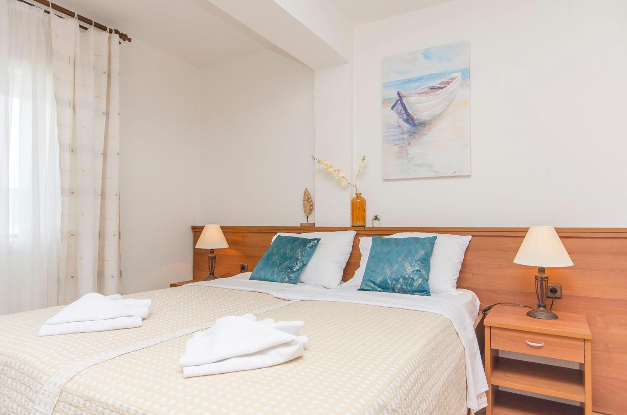 House Hotel Plava Laguna Тисно Экстерьер фото