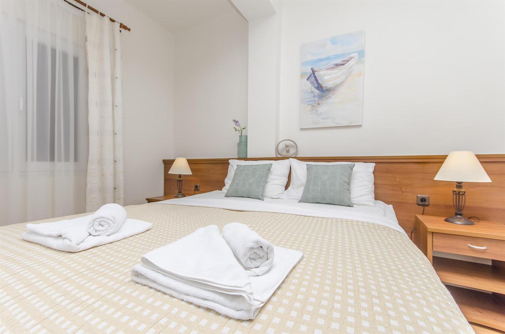 House Hotel Plava Laguna Тисно Экстерьер фото