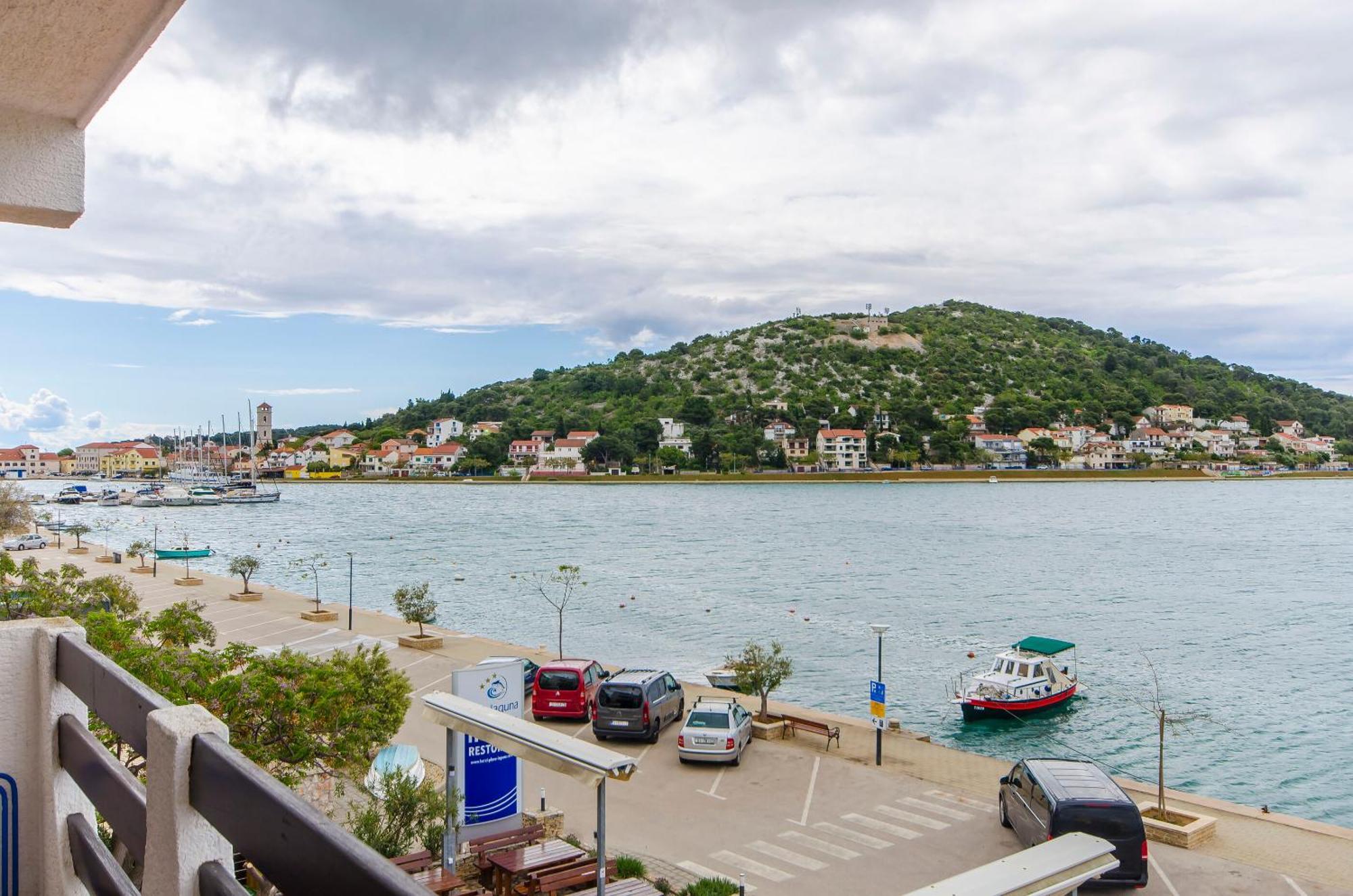 House Hotel Plava Laguna Тисно Номер фото